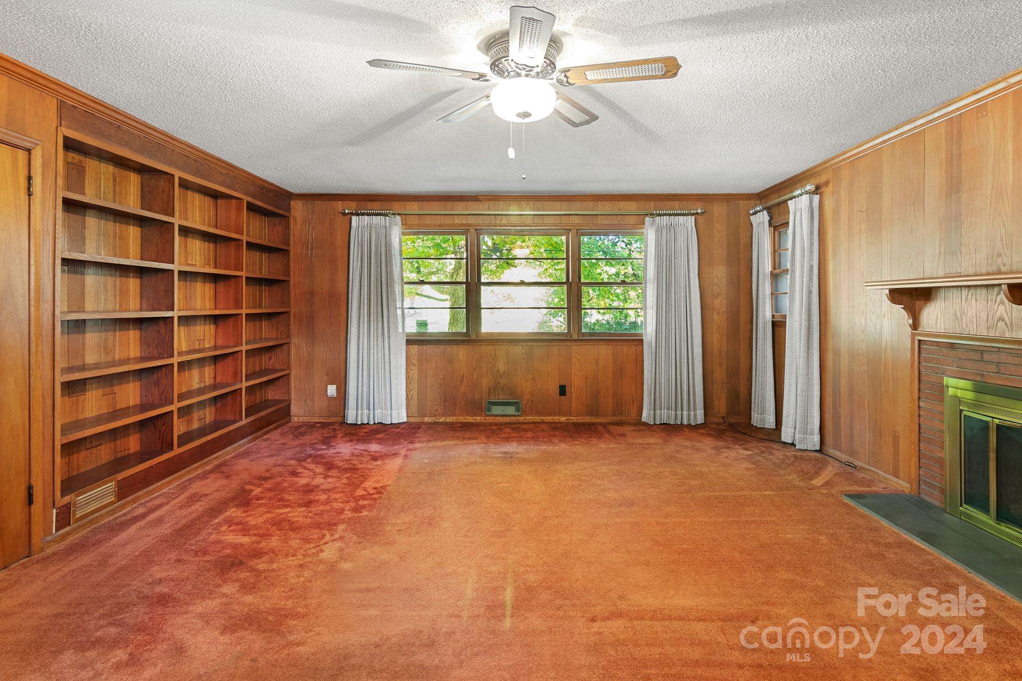 1102 W Elm Street
