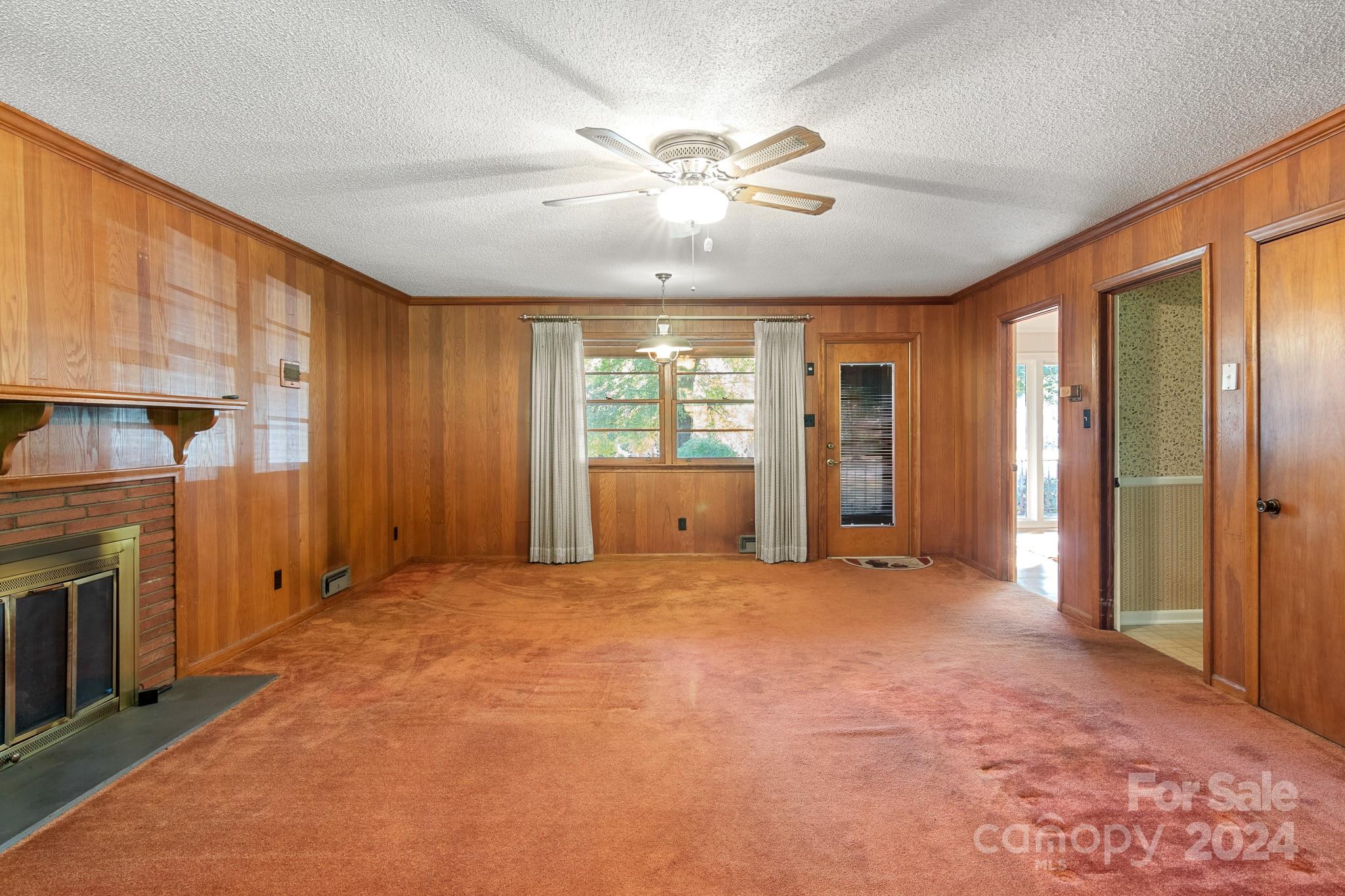 1102 W Elm Street