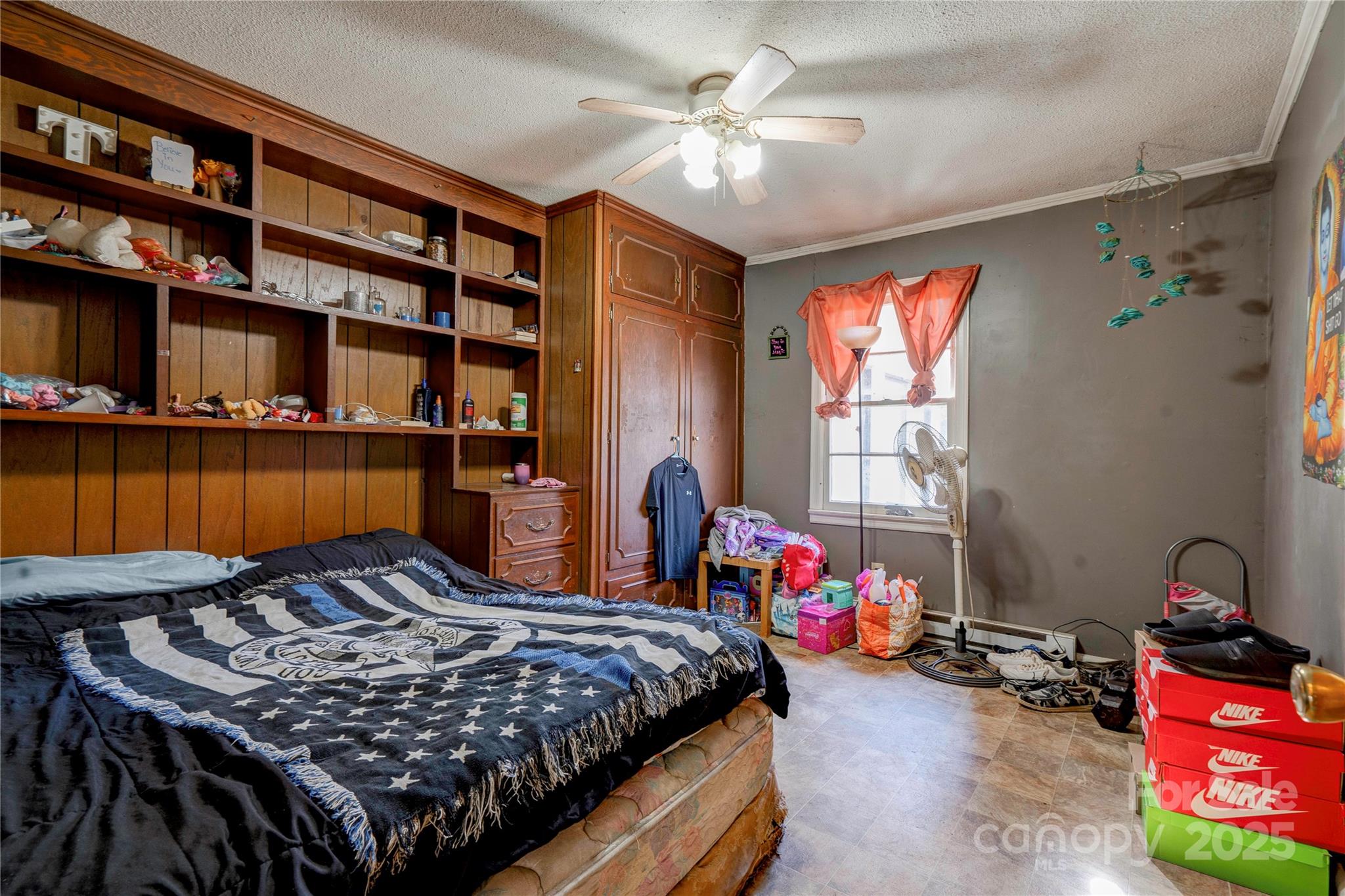 1900 E Dixon Boulevard