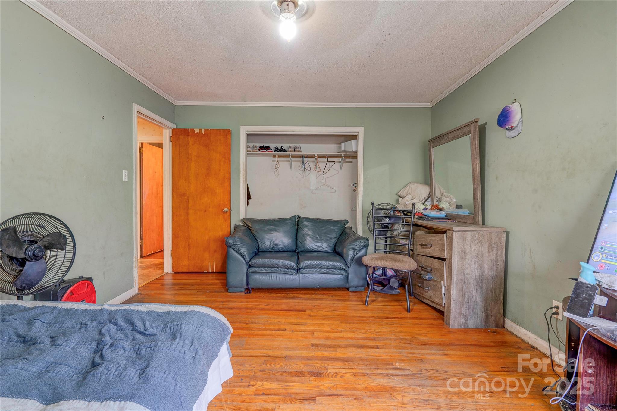 1900 E Dixon Boulevard