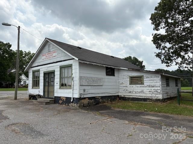 663 OAK GROVE Road