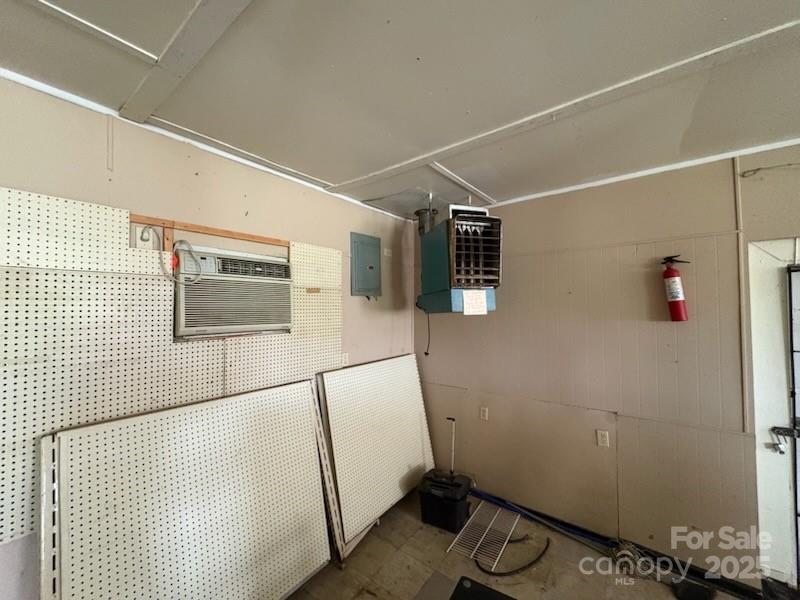 663 OAK GROVE Road
