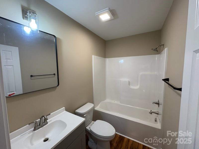 112 GILLIATT Street Unit: 1