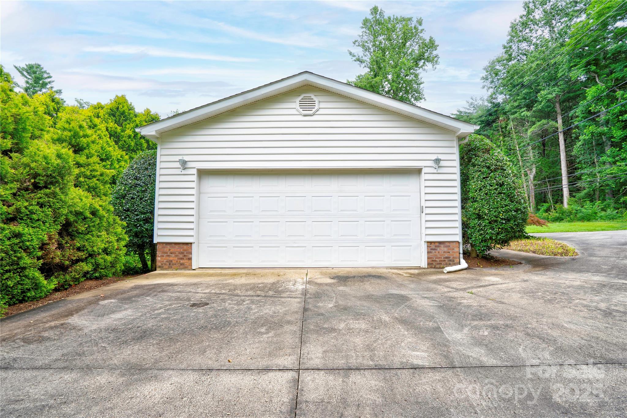 2606 Greenville Highway