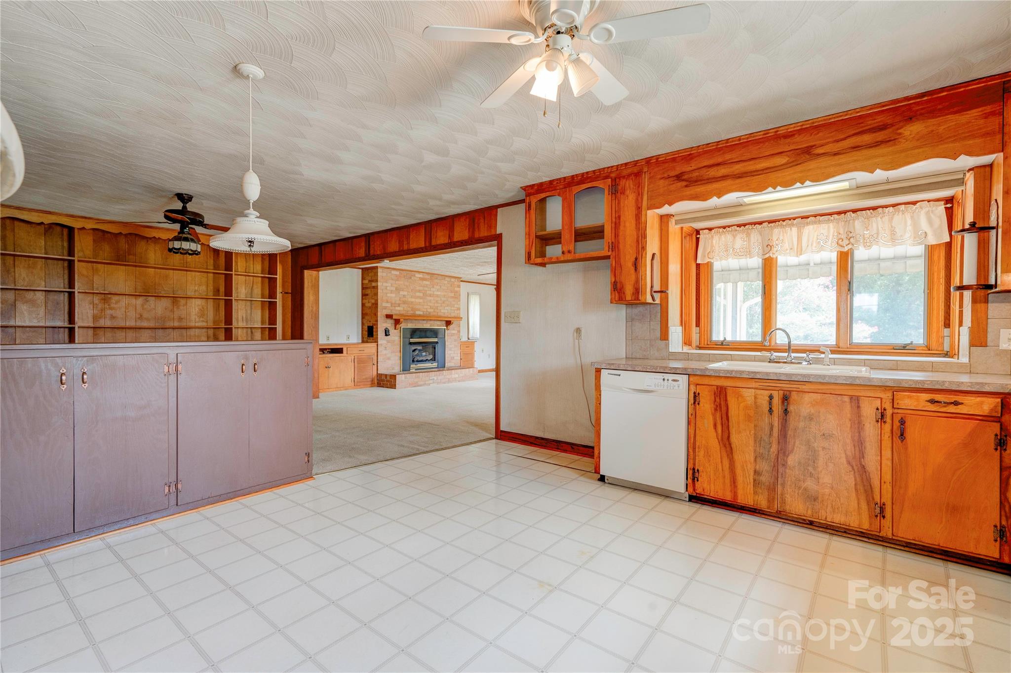 1400 N Post Road