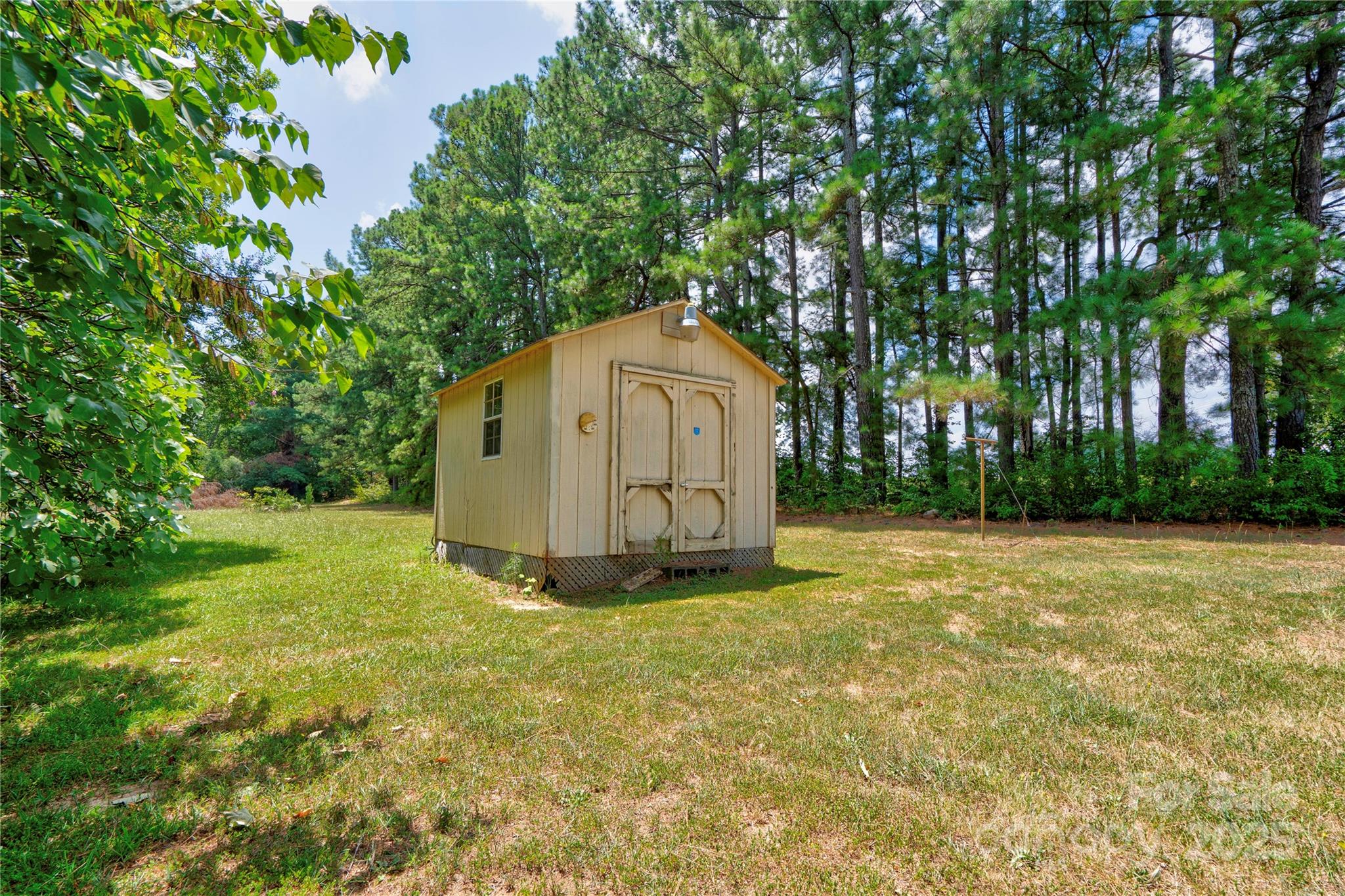 1400 N Post Road