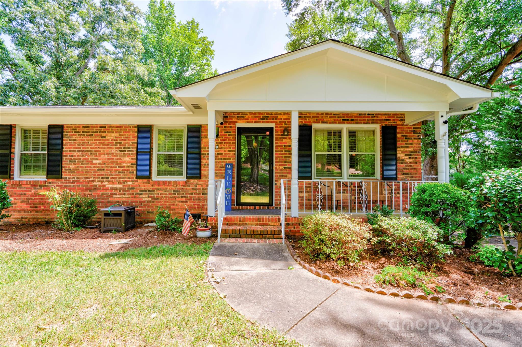 1153 N Woodhill Drive