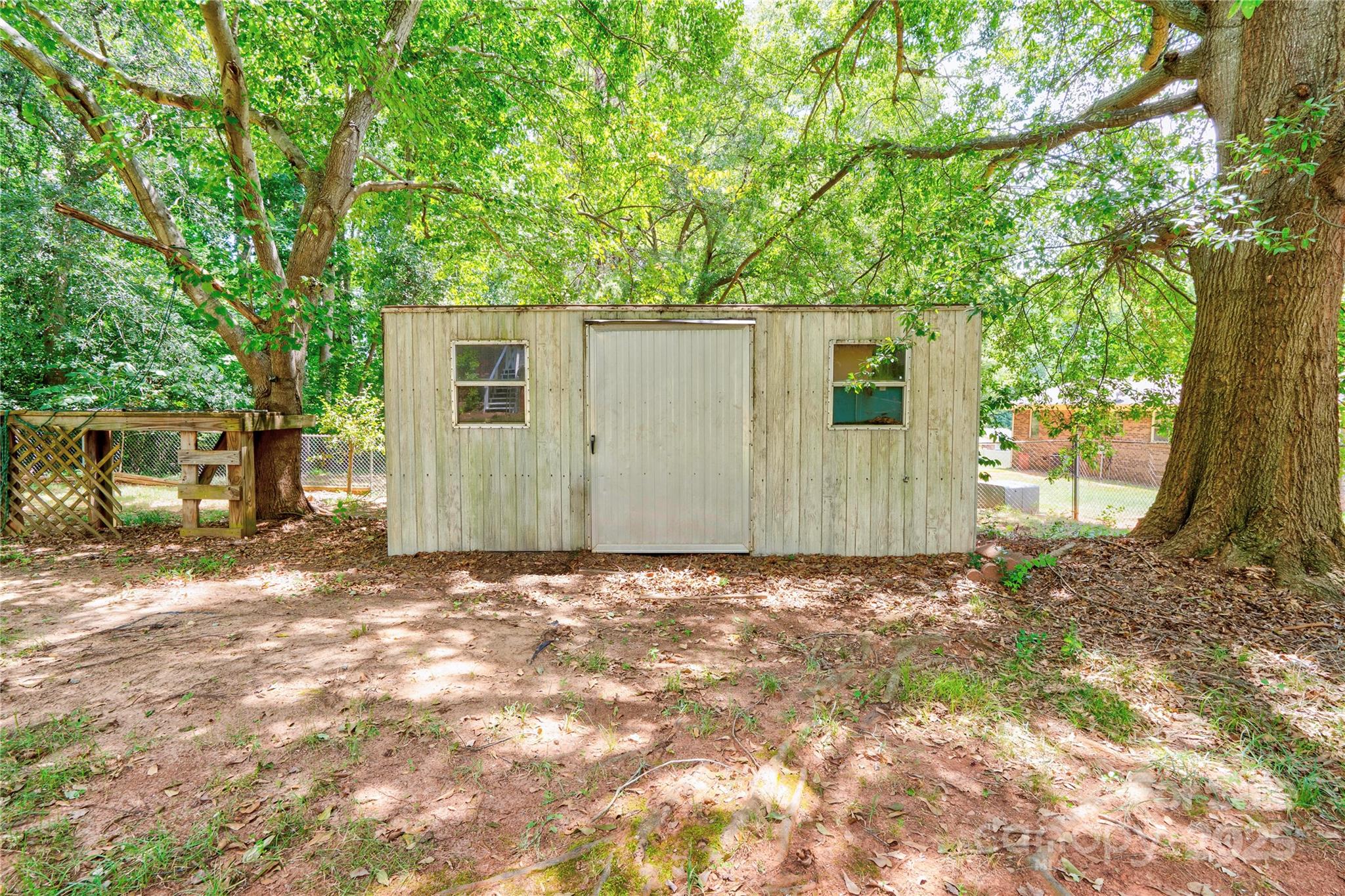 1153 N Woodhill Drive