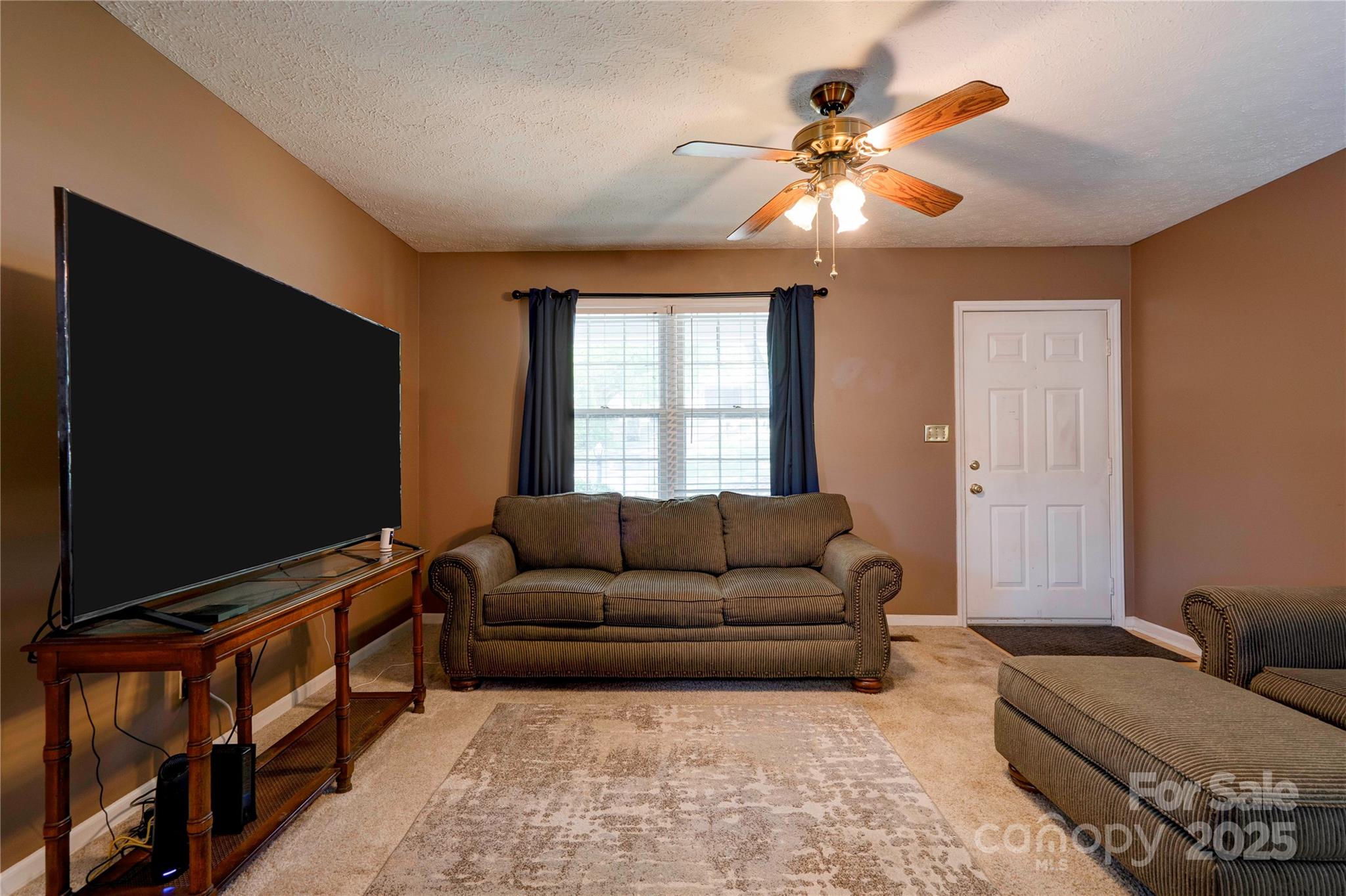 1153 N Woodhill Drive