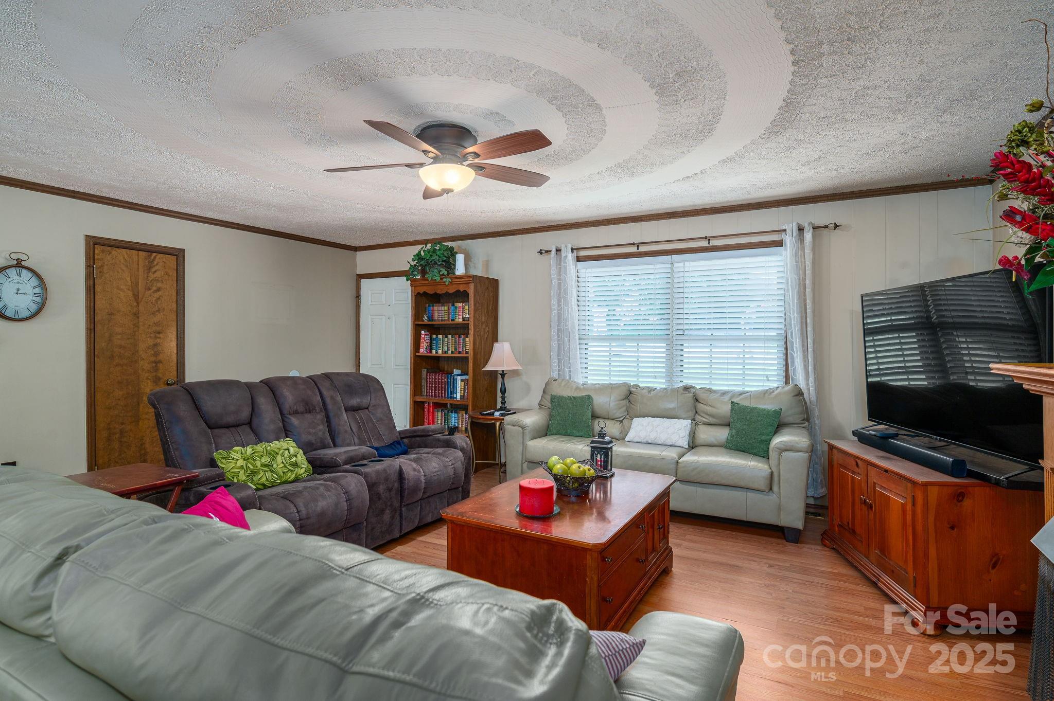 915 Danbrook Circle