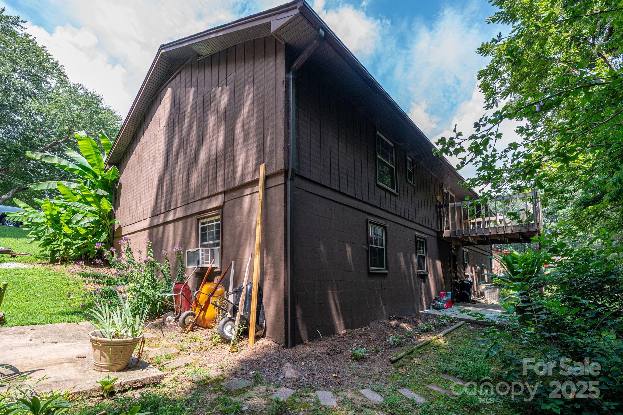 915 Danbrook Circle