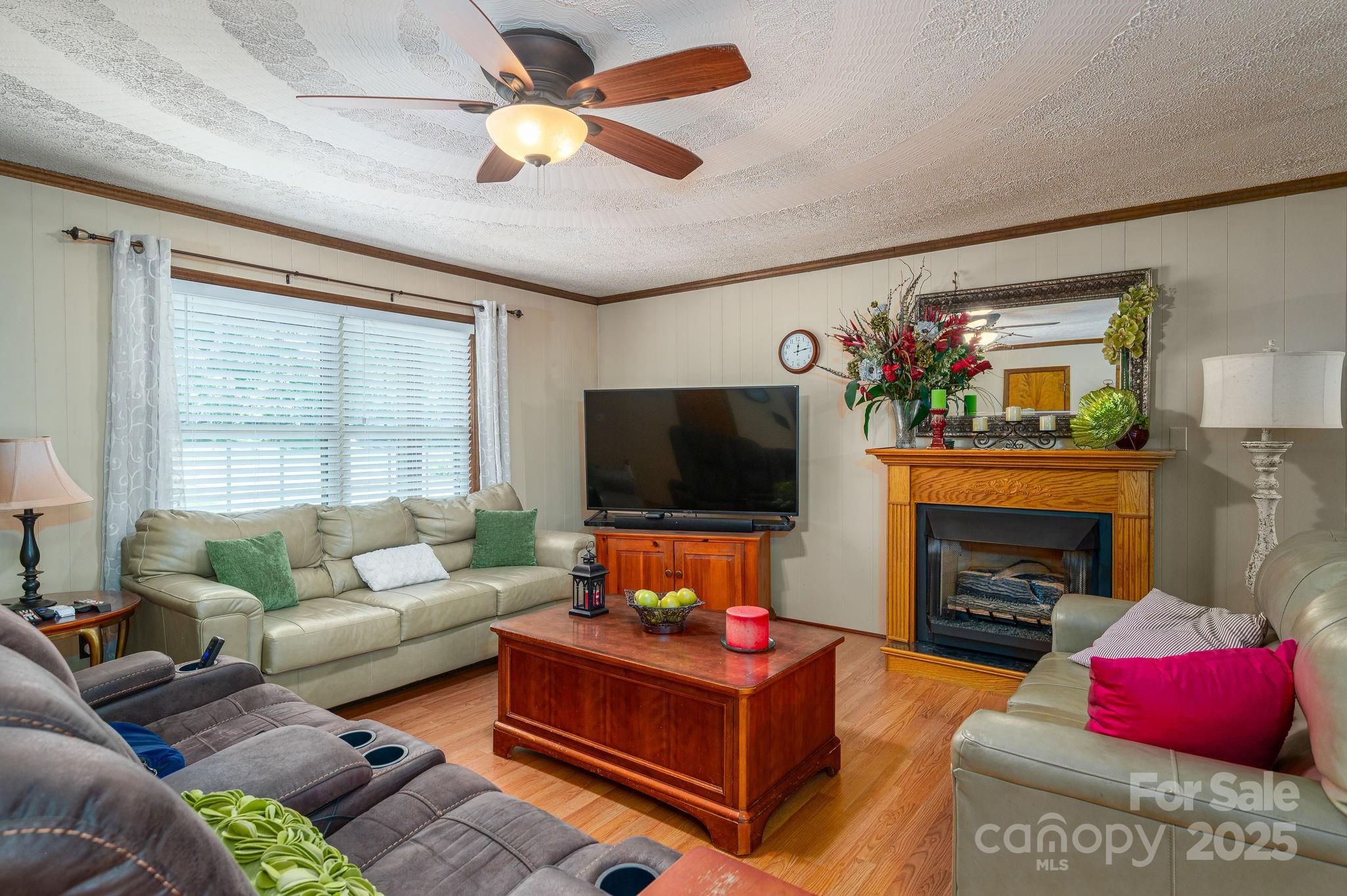 915 Danbrook Circle