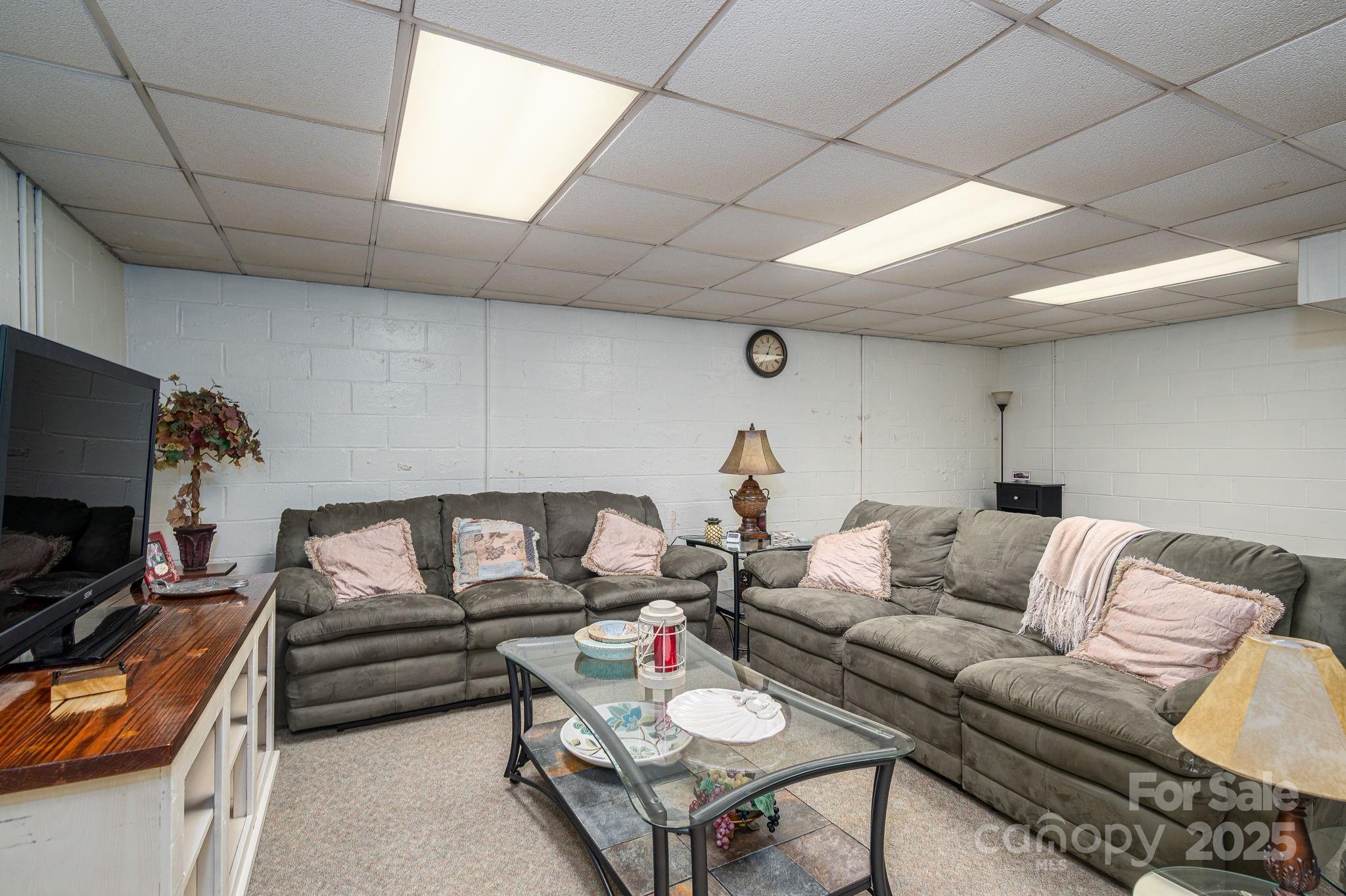915 Danbrook Circle