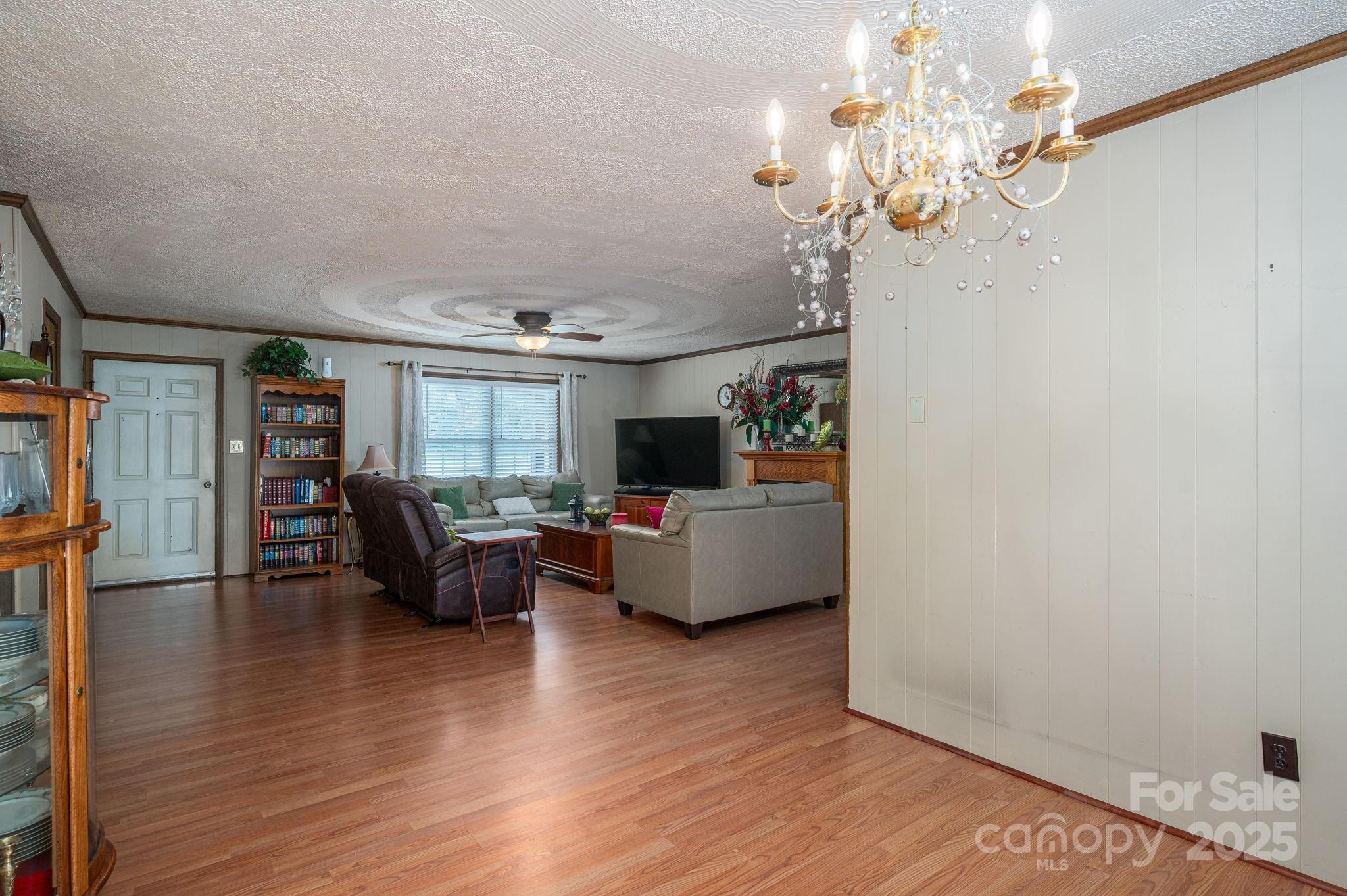 915 Danbrook Circle