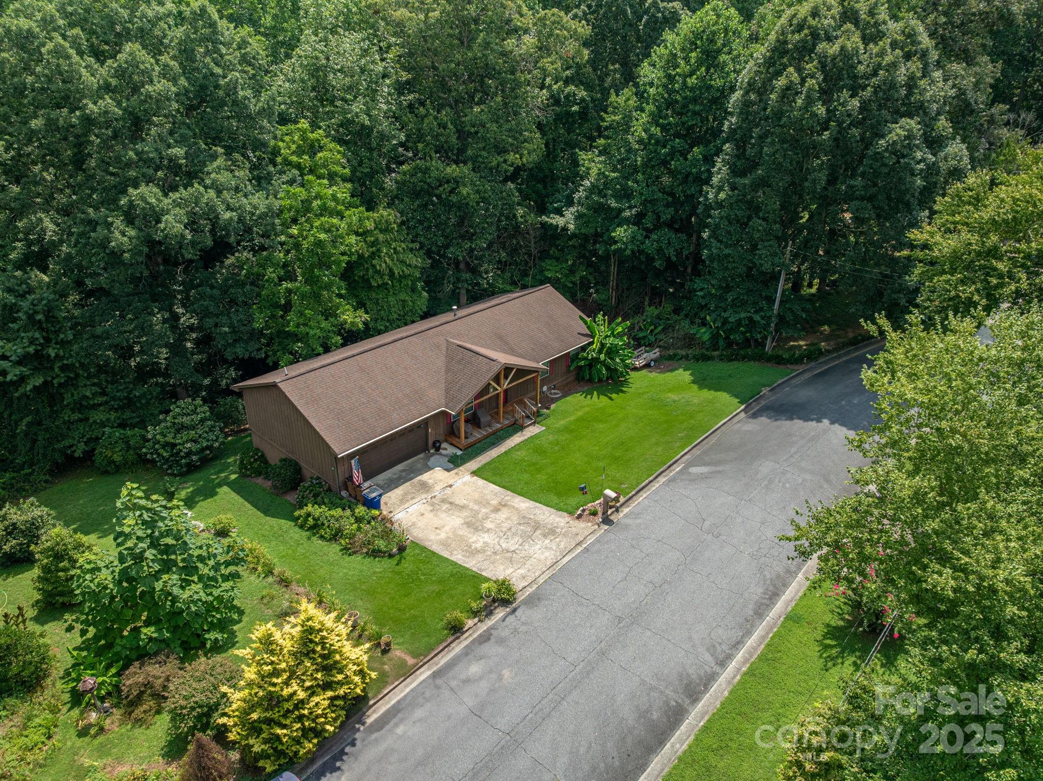 915 Danbrook Circle