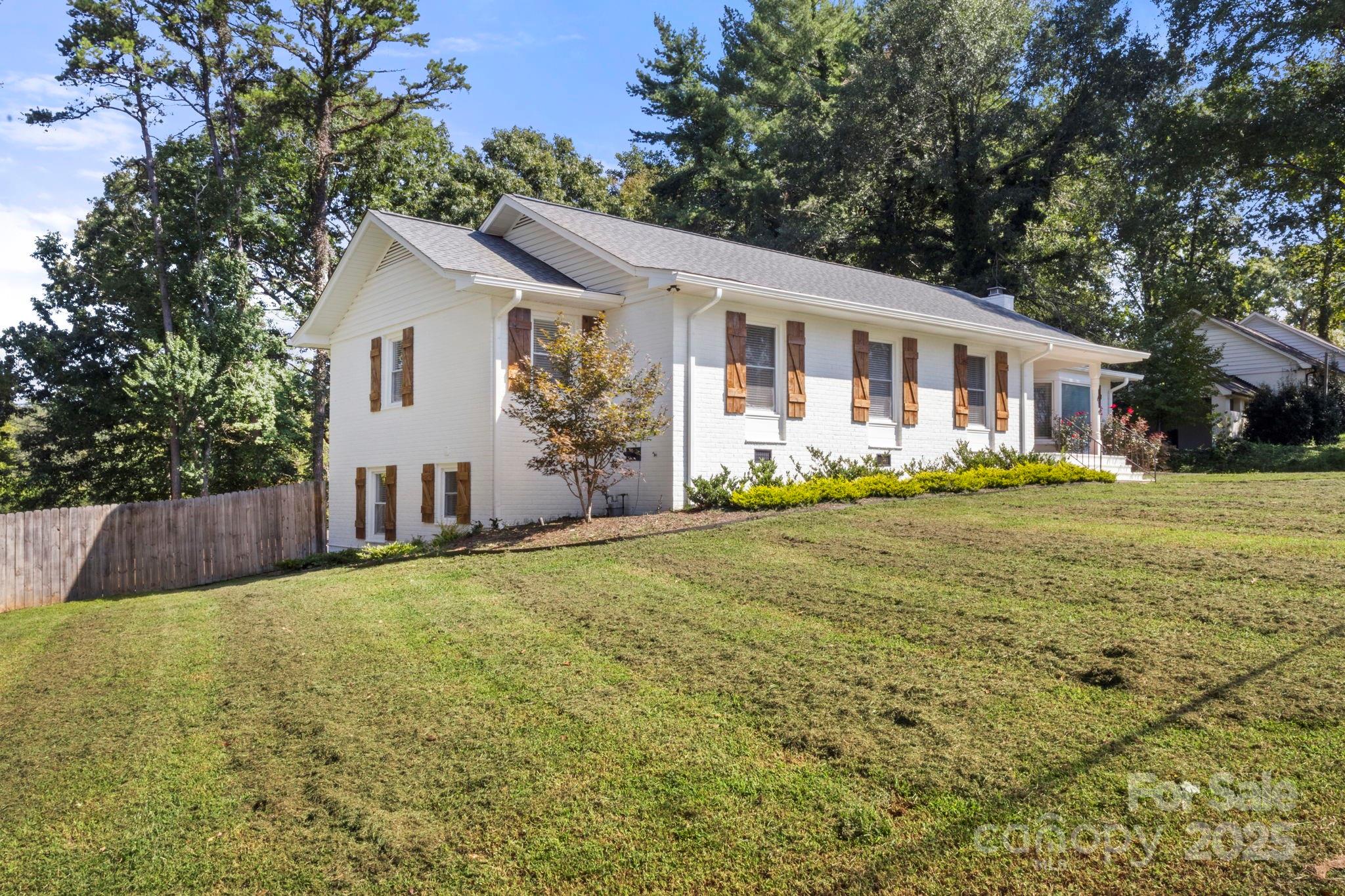 614 Peach Street