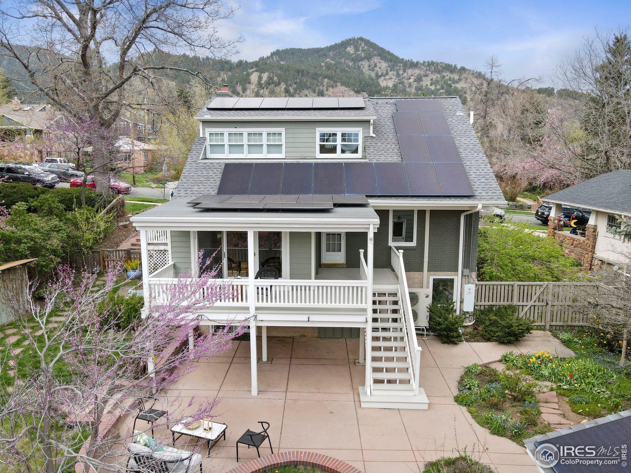 860 Grant Pl