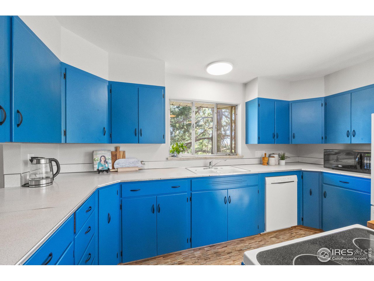 2705 Dartmouth Ave
