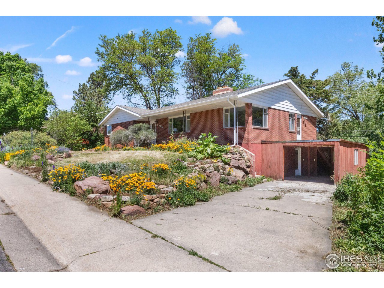 2705 Dartmouth Ave
