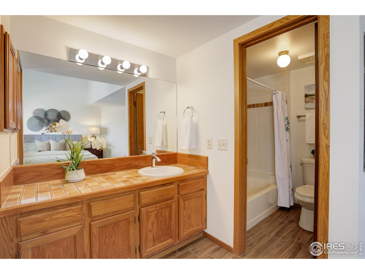 501 Manhattan Dr 201