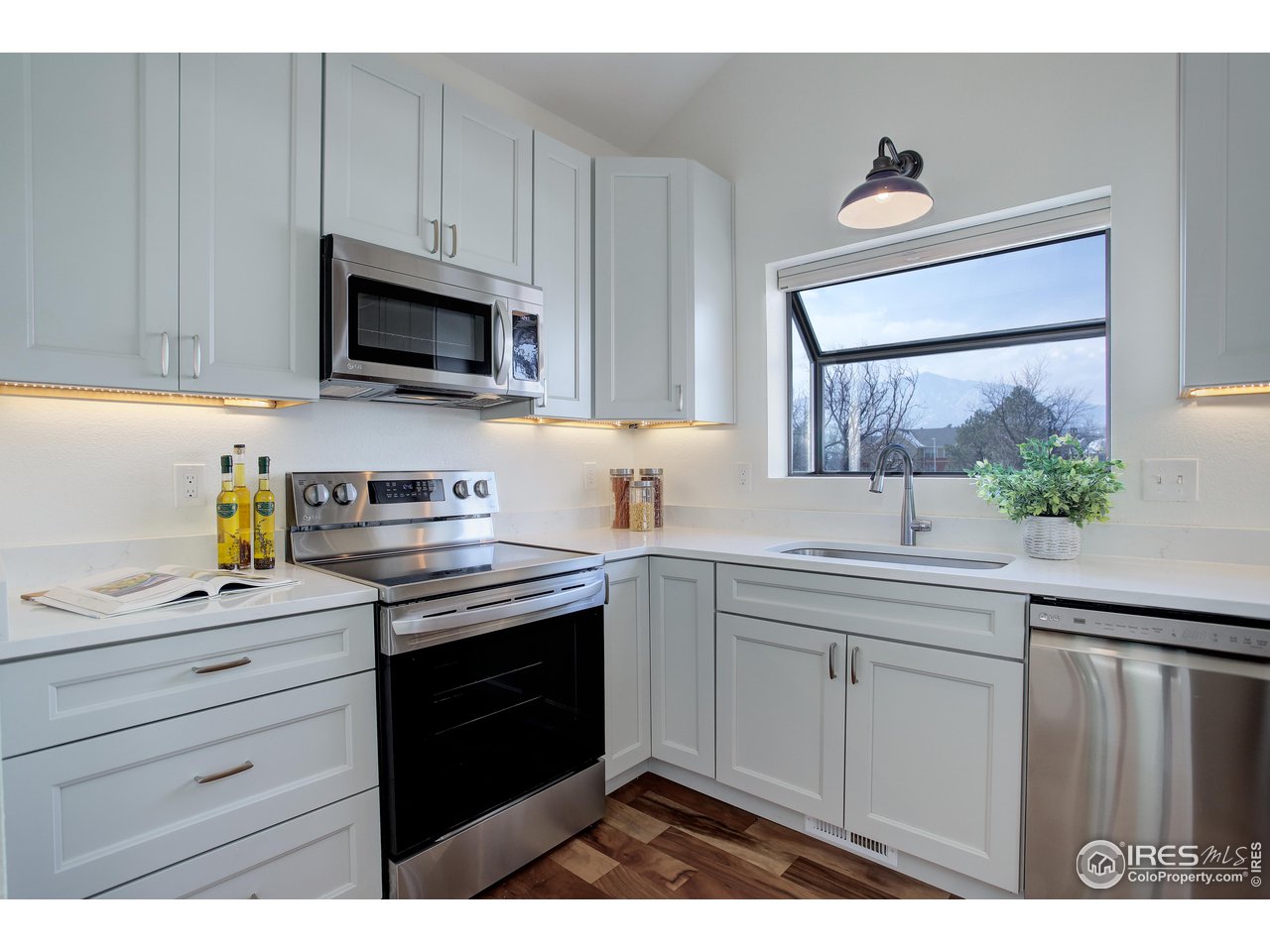501 Manhattan Dr 201