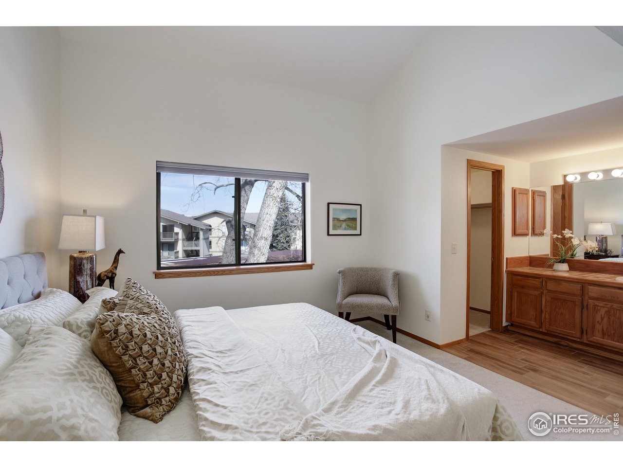 501 Manhattan Dr 201