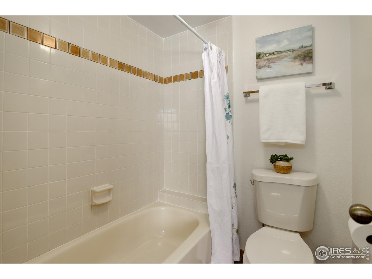 501 Manhattan Dr 201