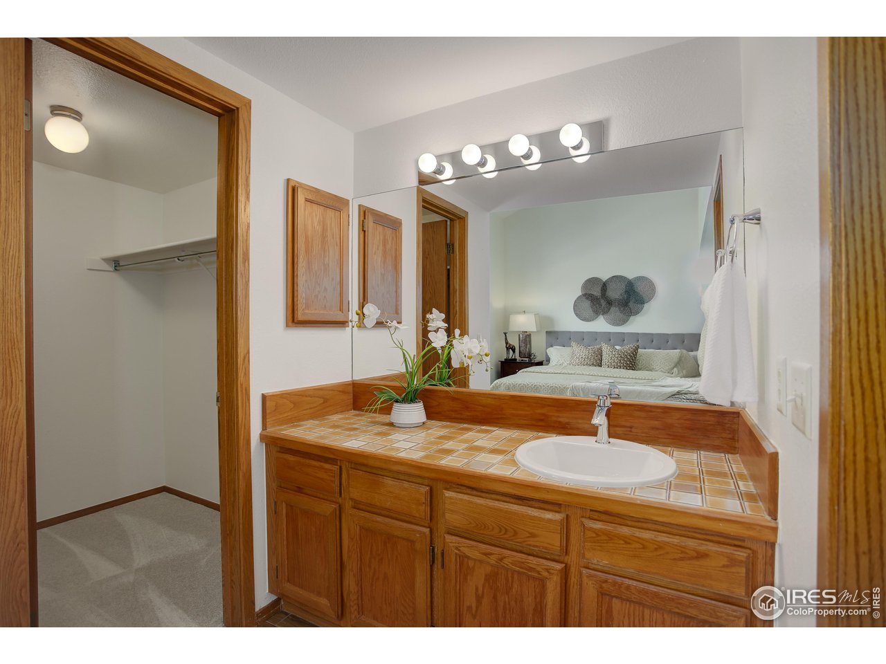 501 Manhattan Dr 201