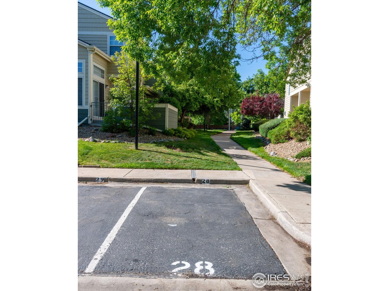 930 Button Rock Dr 28