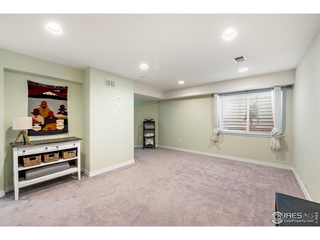 930 Button Rock Dr 28
