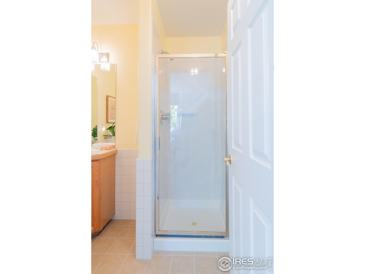 211 Rockview Dr