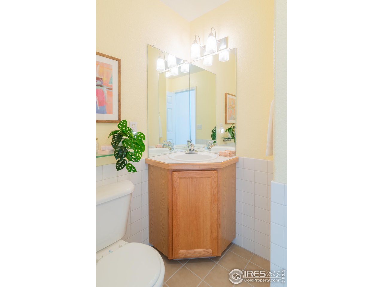 211 Rockview Dr