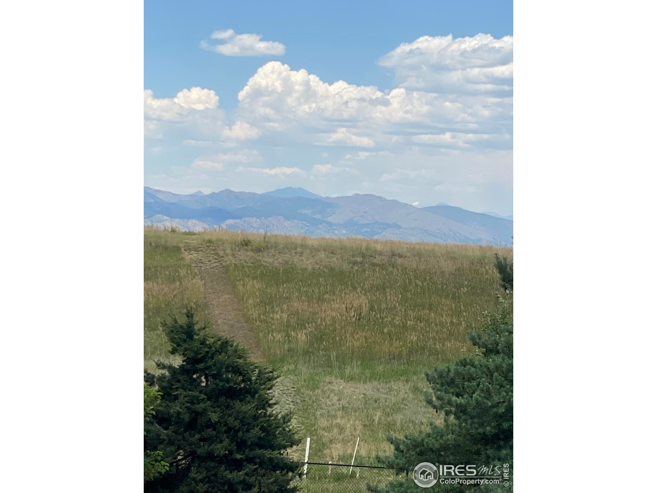 211 Rockview Dr