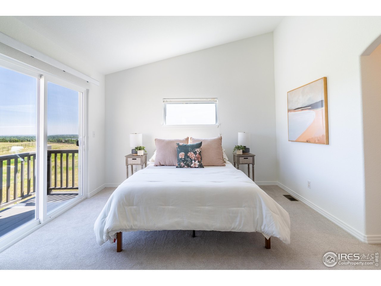 211 Rockview Dr