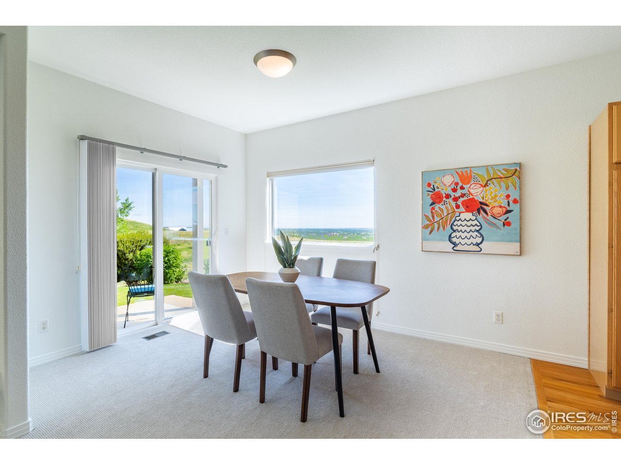 211 Rockview Dr
