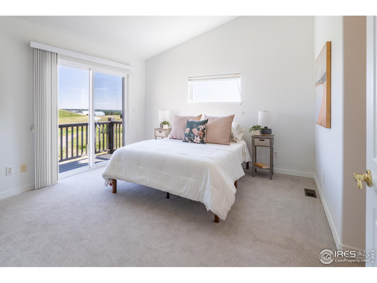 211 Rockview Dr