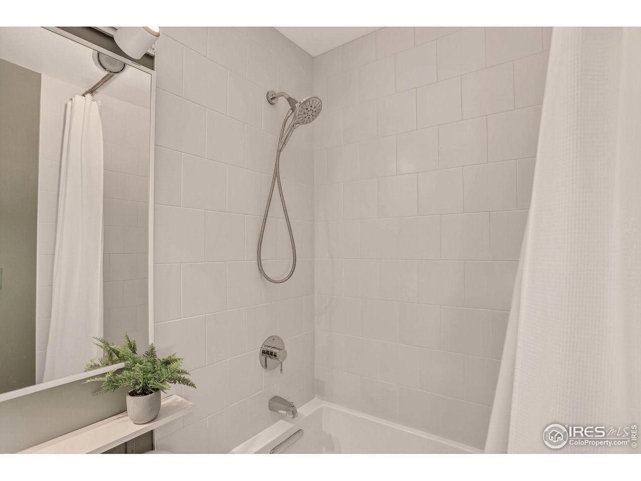 850 W Moorhead Cir 3D