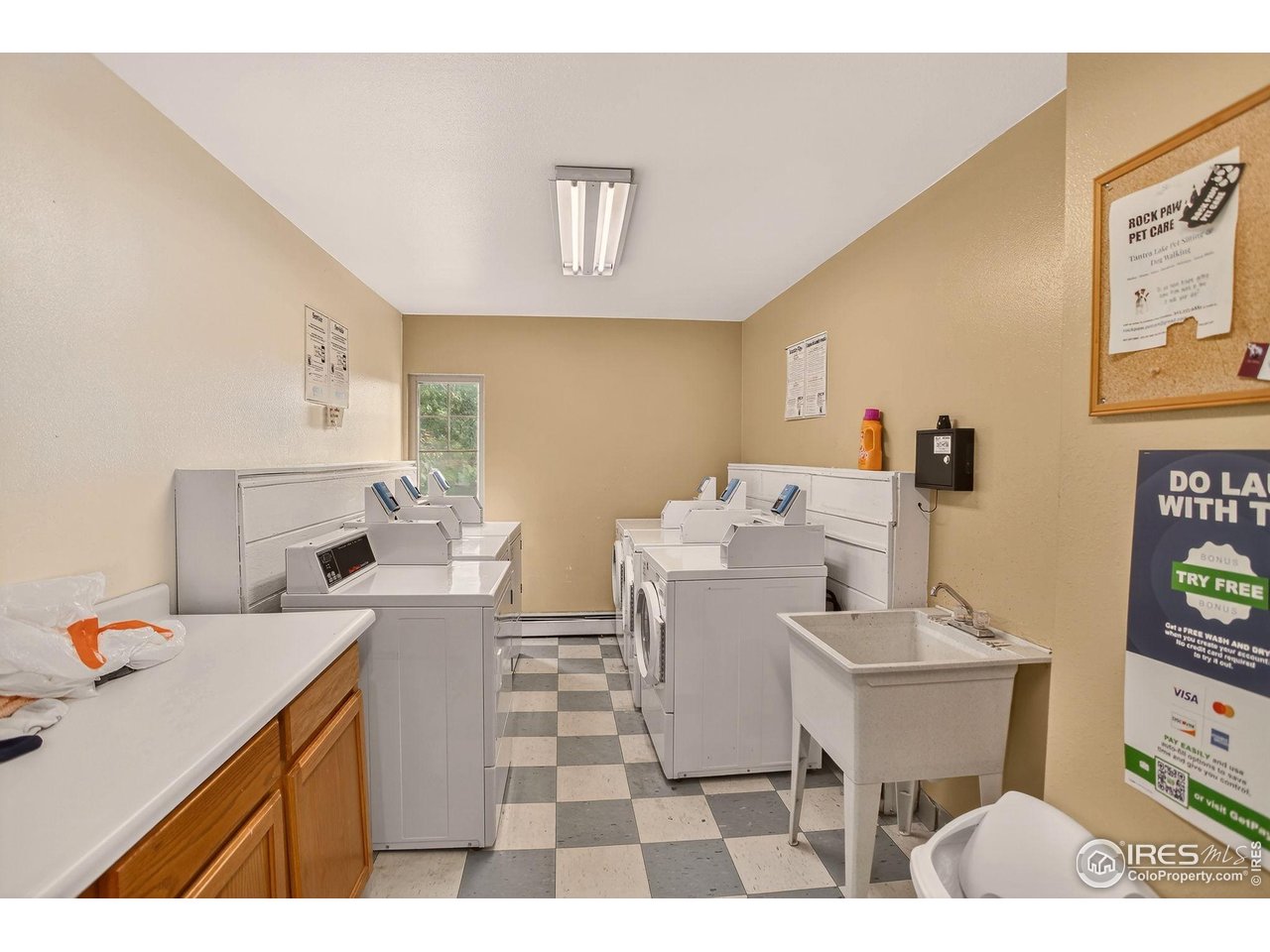 850 W Moorhead Cir 3D