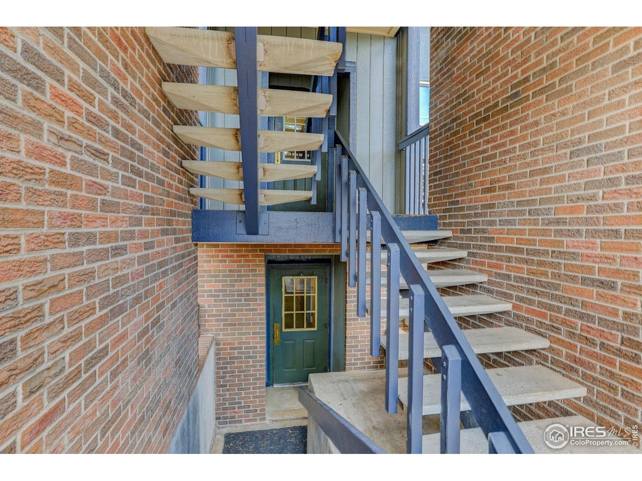 850 W Moorhead Cir 3D