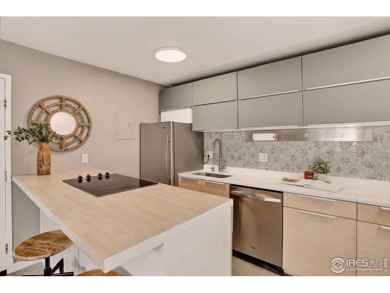 850 W Moorhead Cir 3D