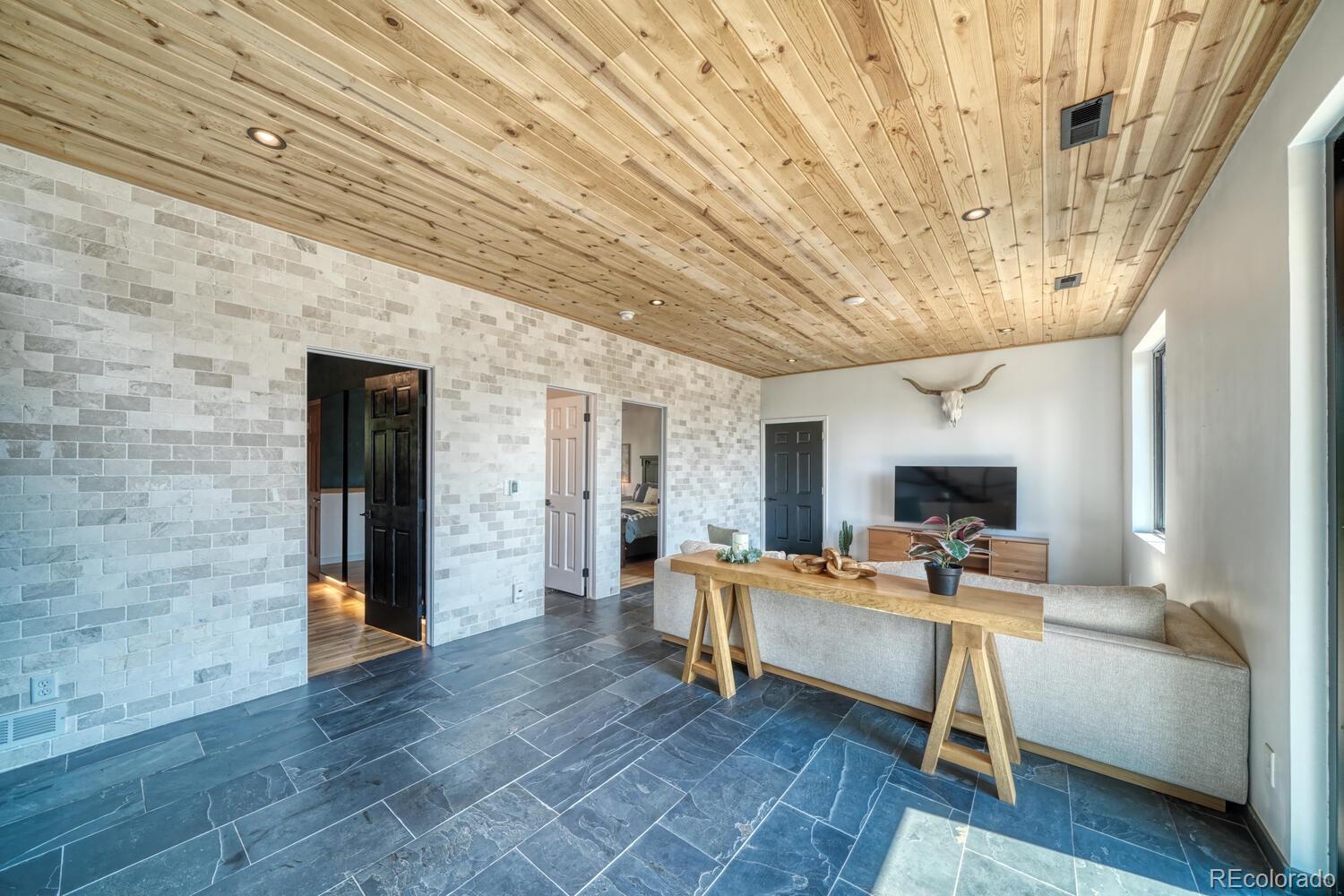 50 Ridge Lane