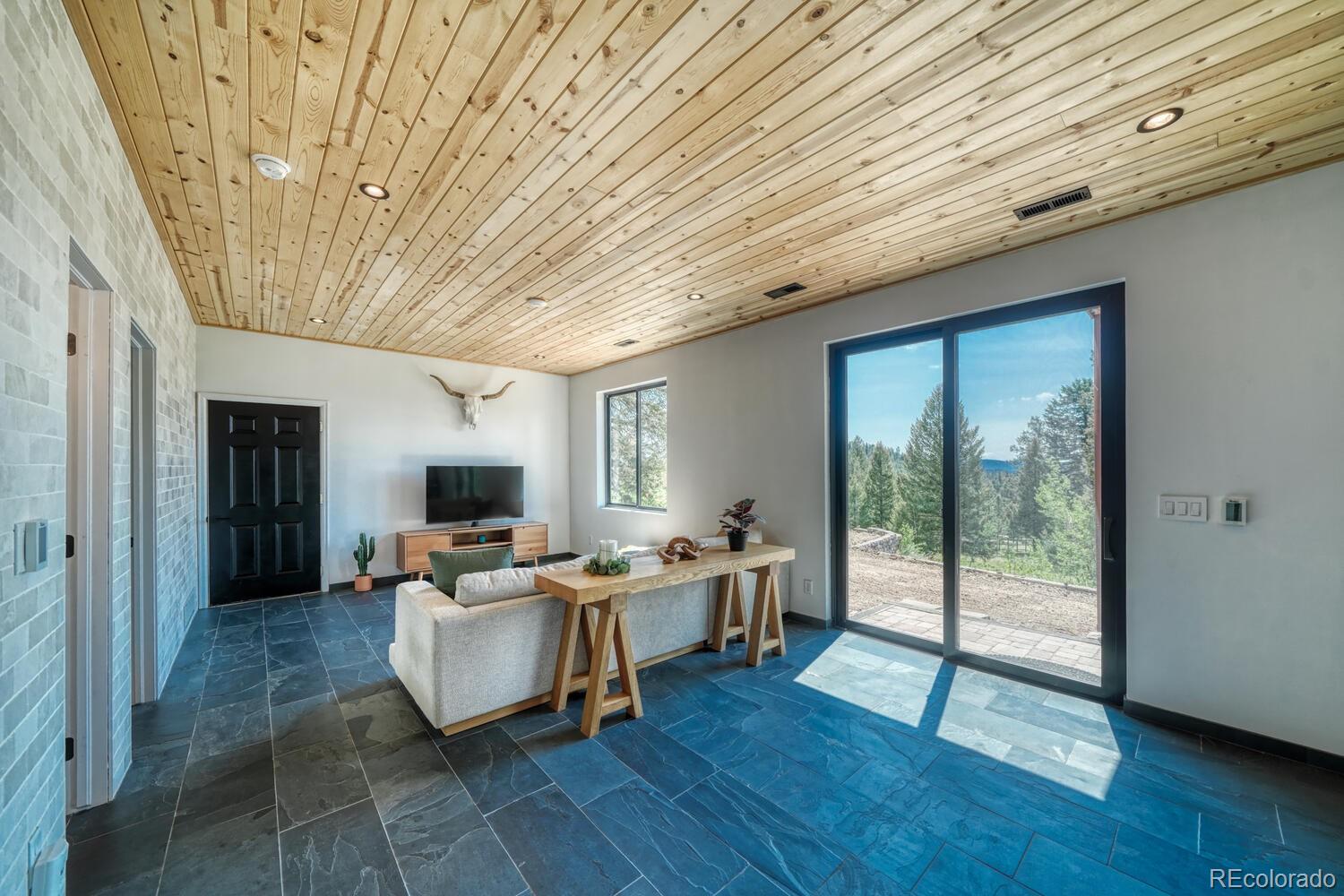 50 Ridge Lane