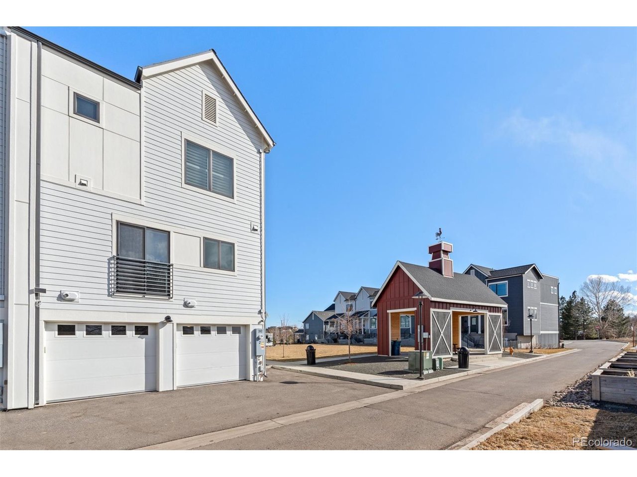 242 Clementina St