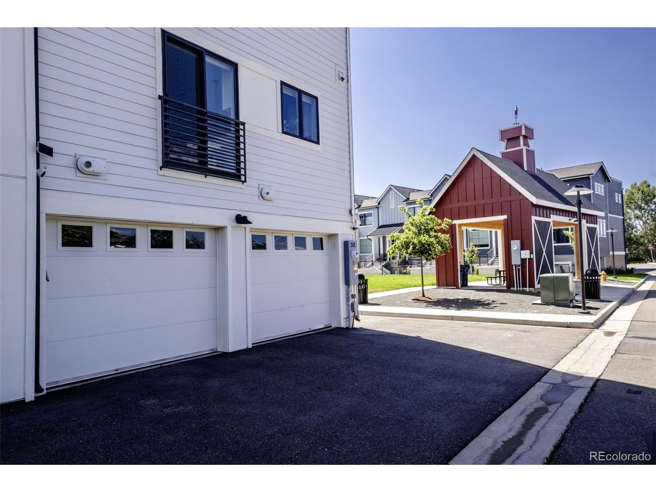 242 Clementina St