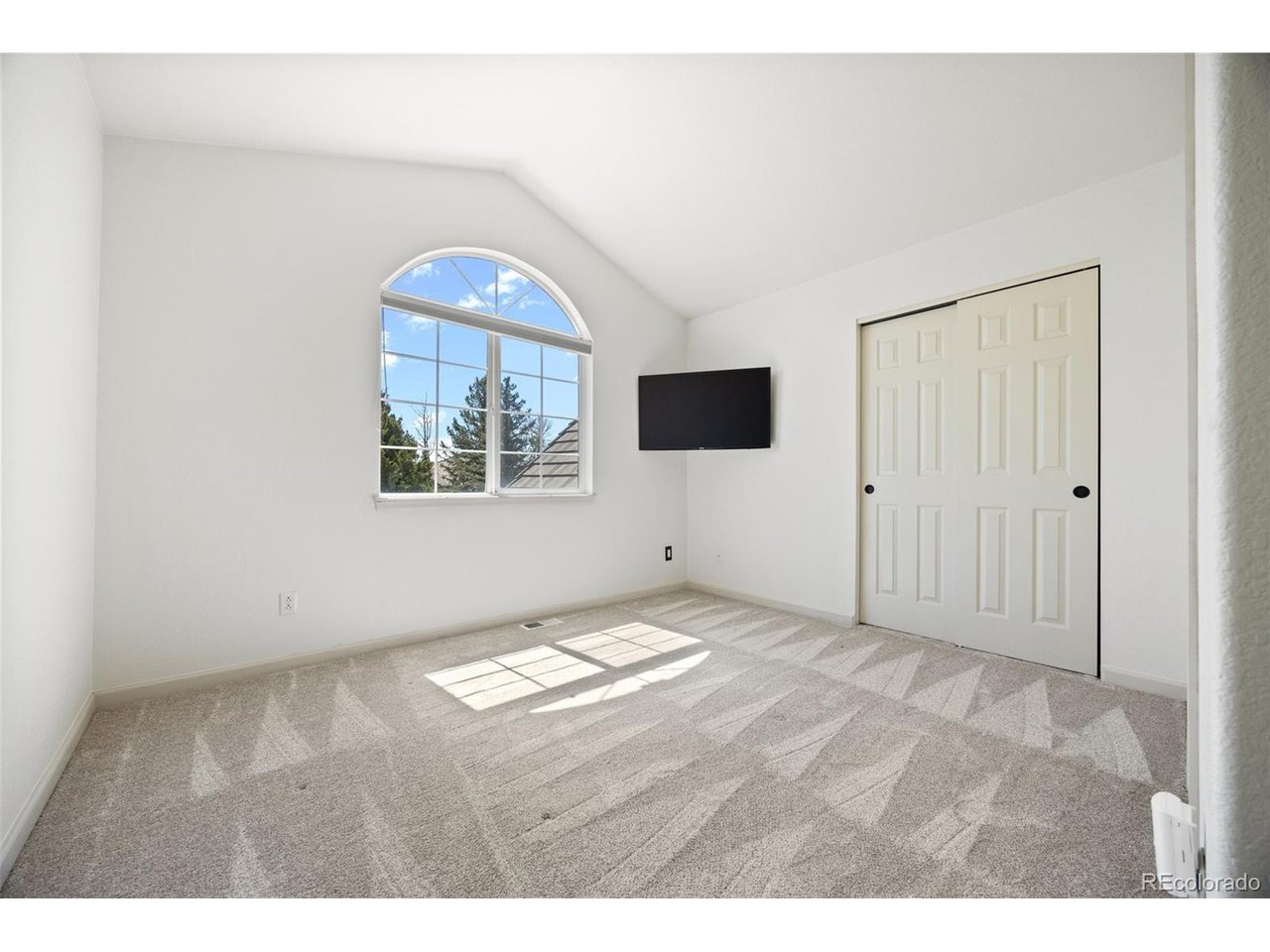 21231 E Saddle Rock Ln