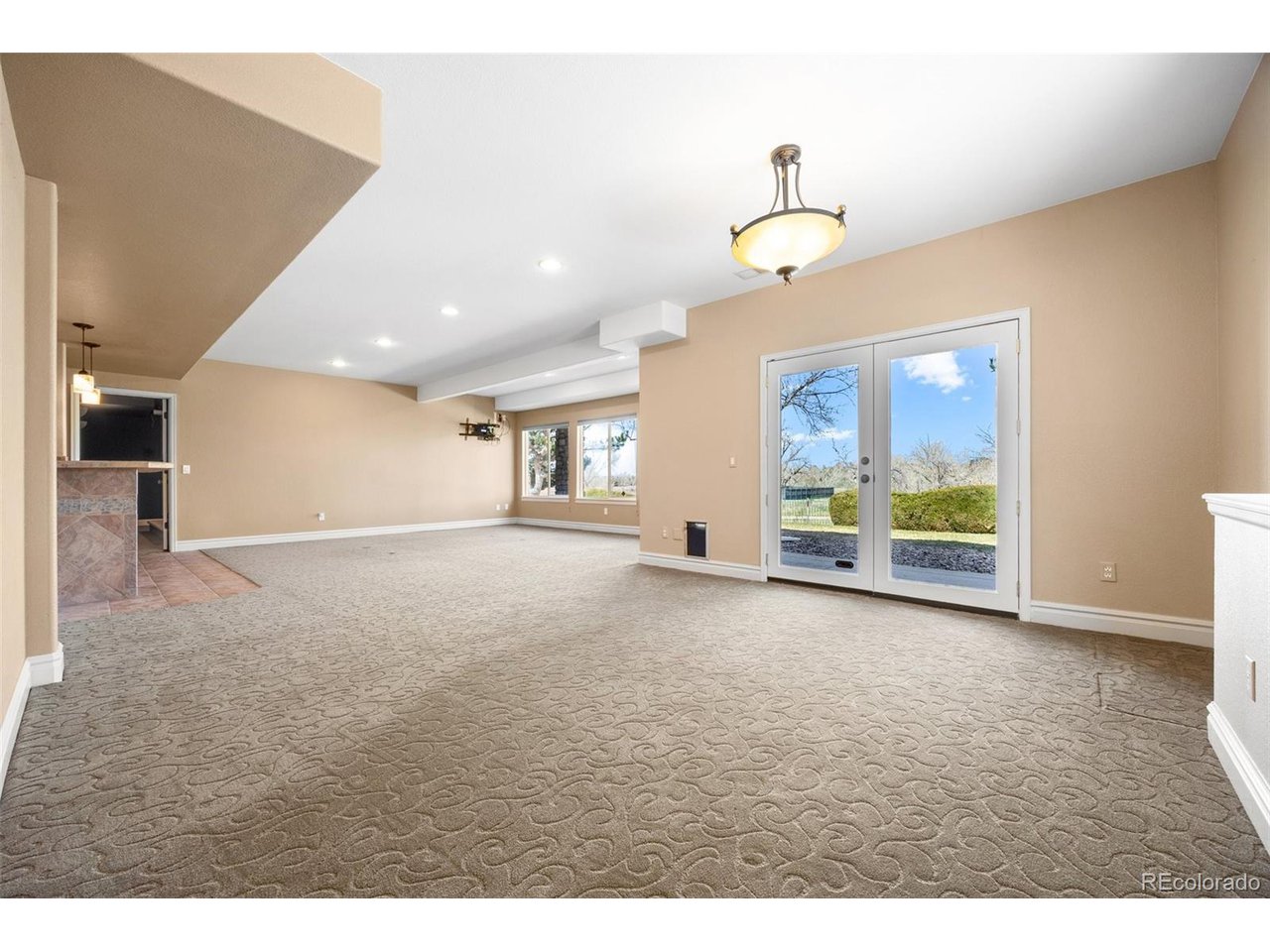 21231 E Saddle Rock Ln