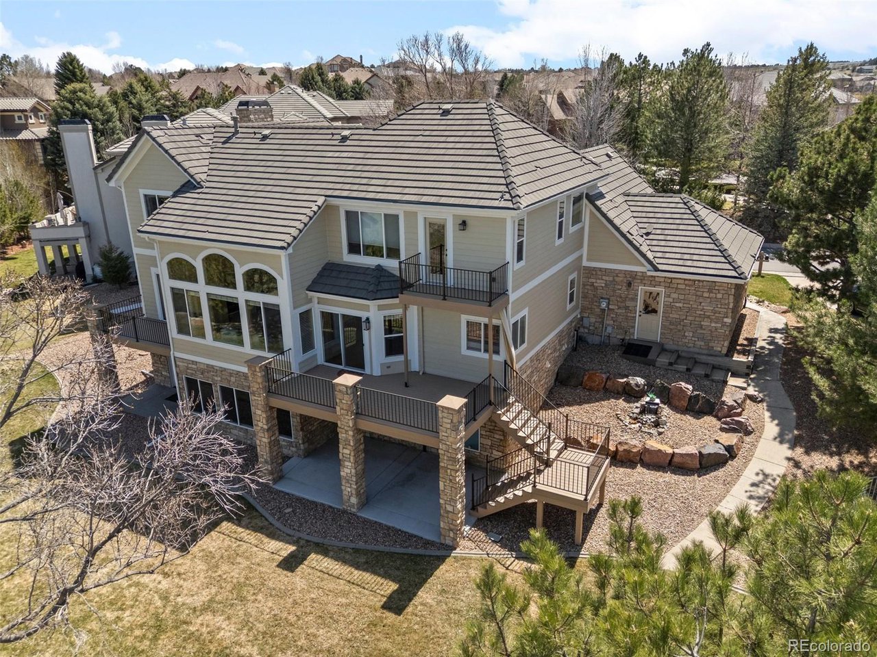 21231 E Saddle Rock Ln