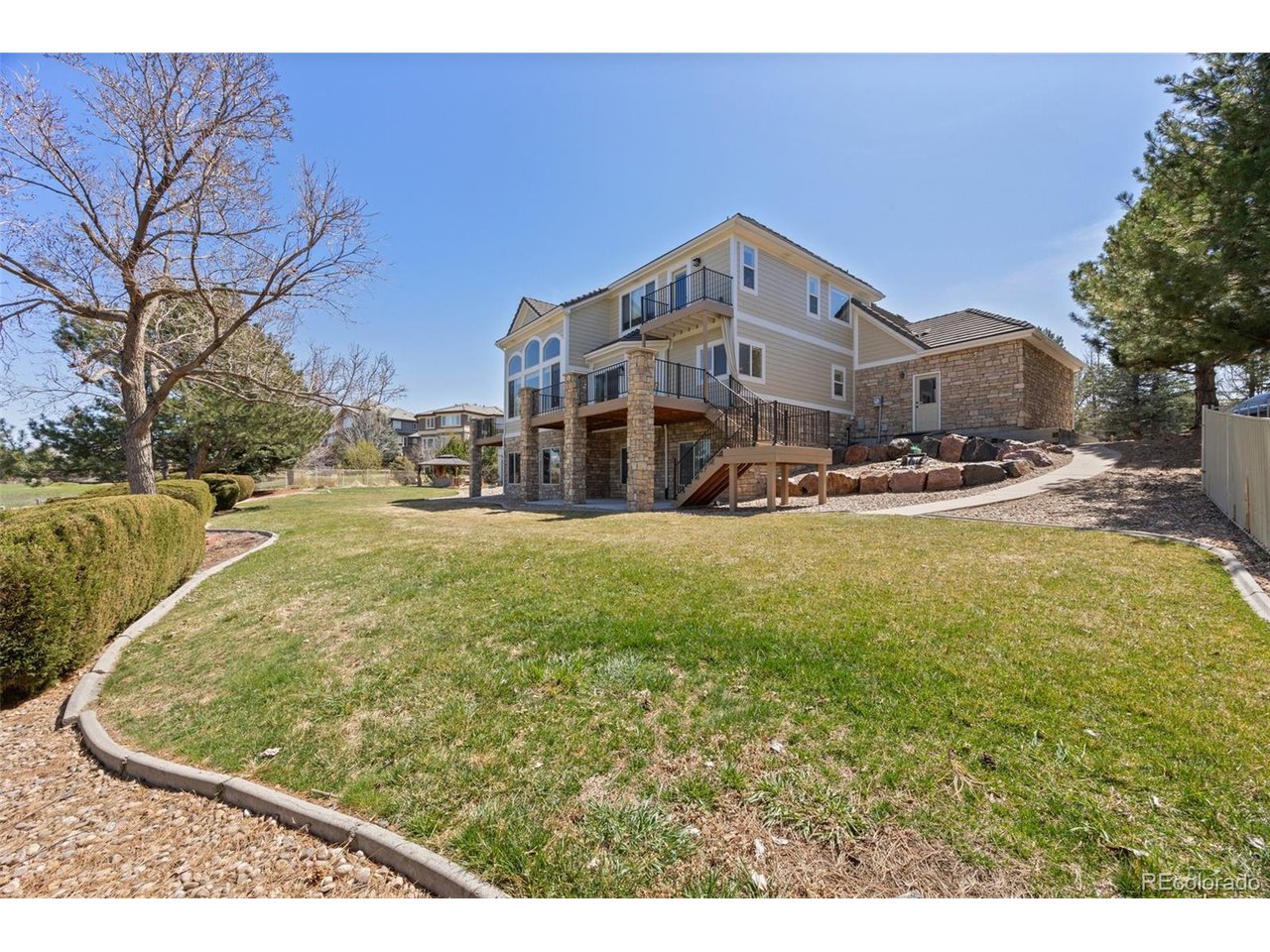 21231 E Saddle Rock Ln