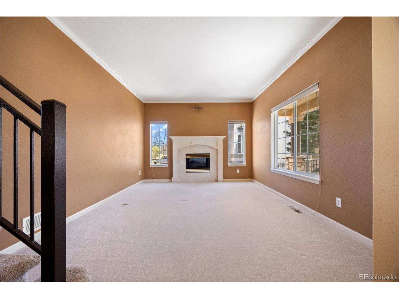 21231 E Saddle Rock Ln