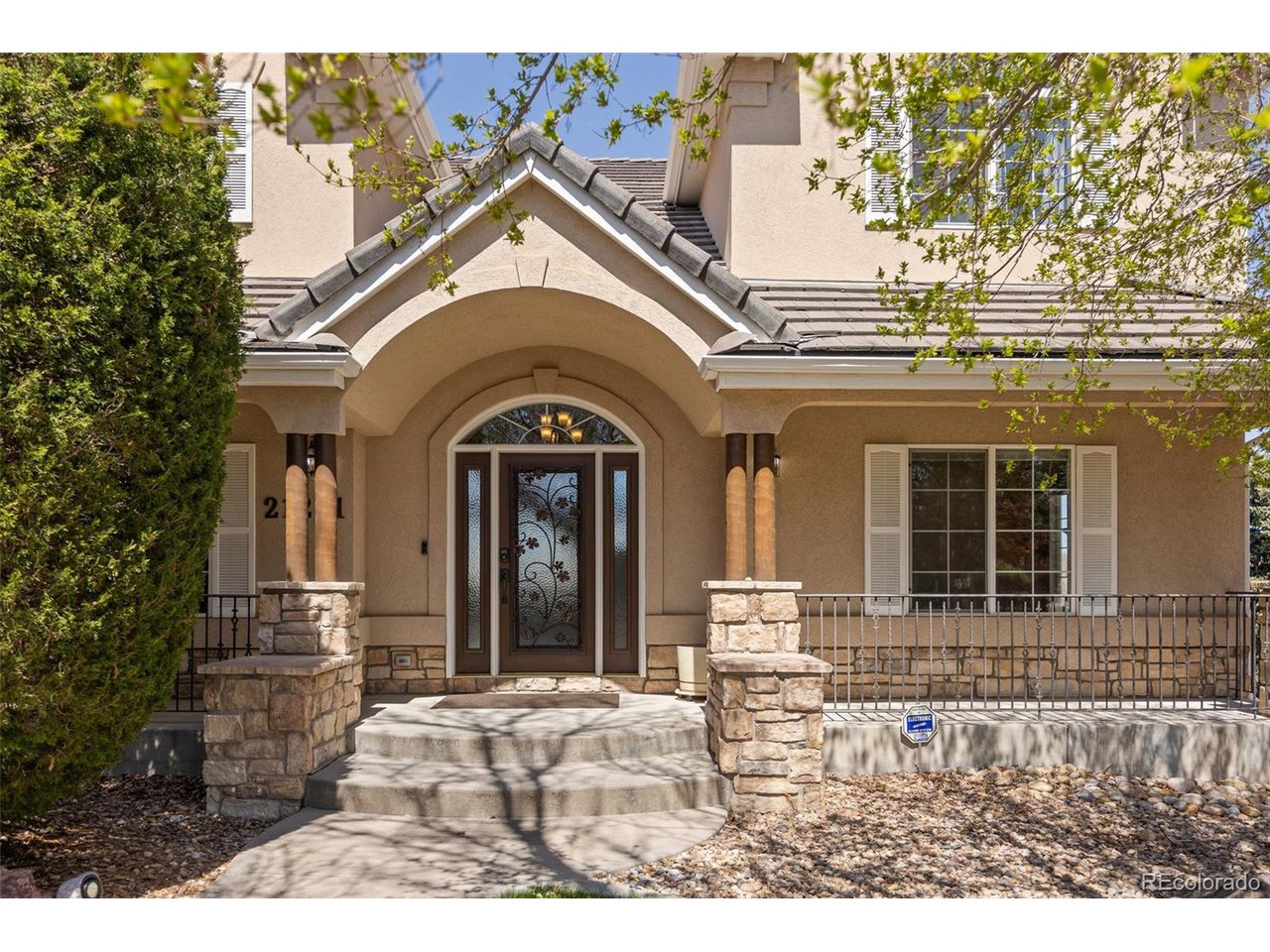 21231 E Saddle Rock Ln